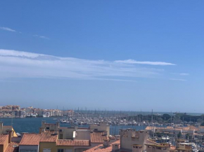 Cap d Agde centre port et parking privatif